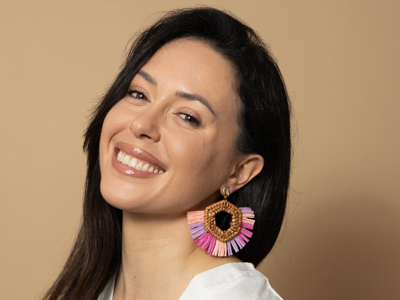 Ibiza – Pink Raffia & Rattan fan earrings